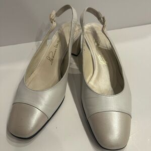 Stuart Wallace Leather Heels made in Canada size 9